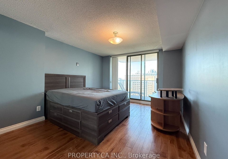 750-bay-street-toronto-ontario-c12338956