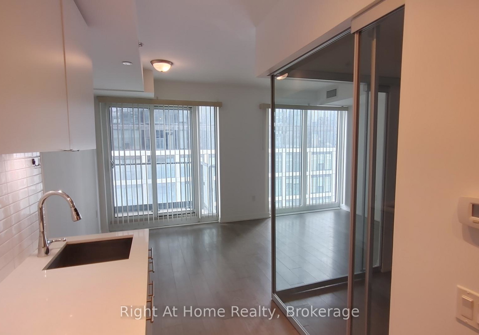 251-jarvis-street-toronto-ontario-c12339081