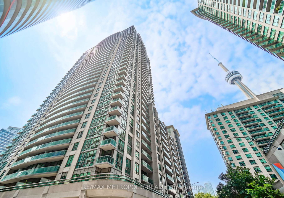 19-grand-trunk-crescent-toronto-ontario-c12339346