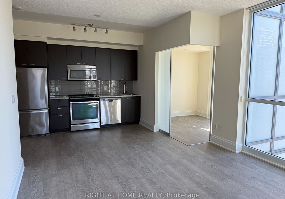 88-sheppard-avenue-e-north-york-ontario-c12339933