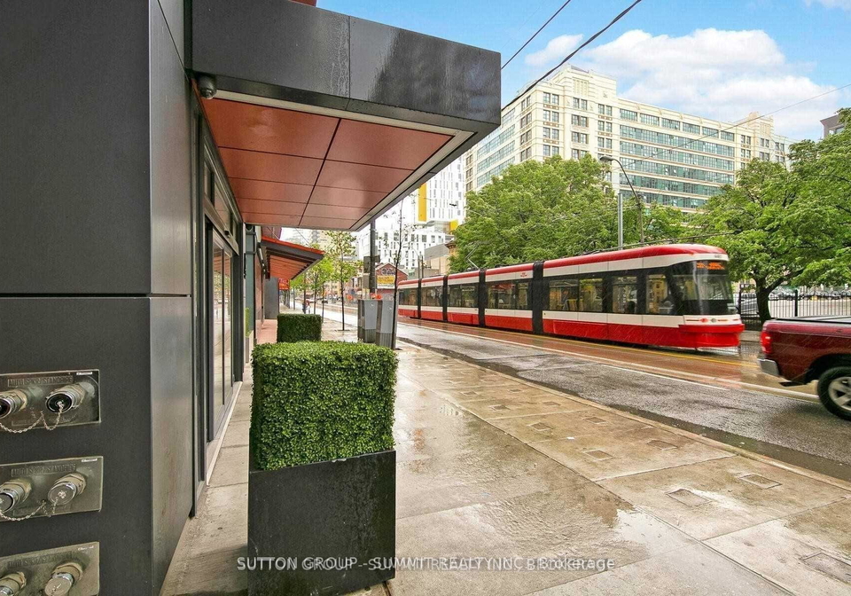 159-dundas-street-e-toronto-ontario-c12340289