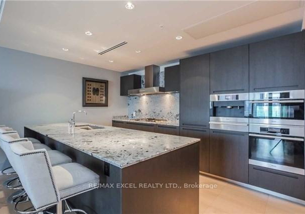 180-university-avenue-toronto-ontario-c12340413
