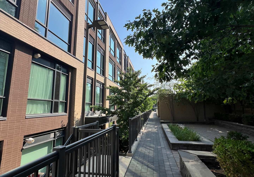 639-lawrence-avenue-w-toronto-ontario-c12340423