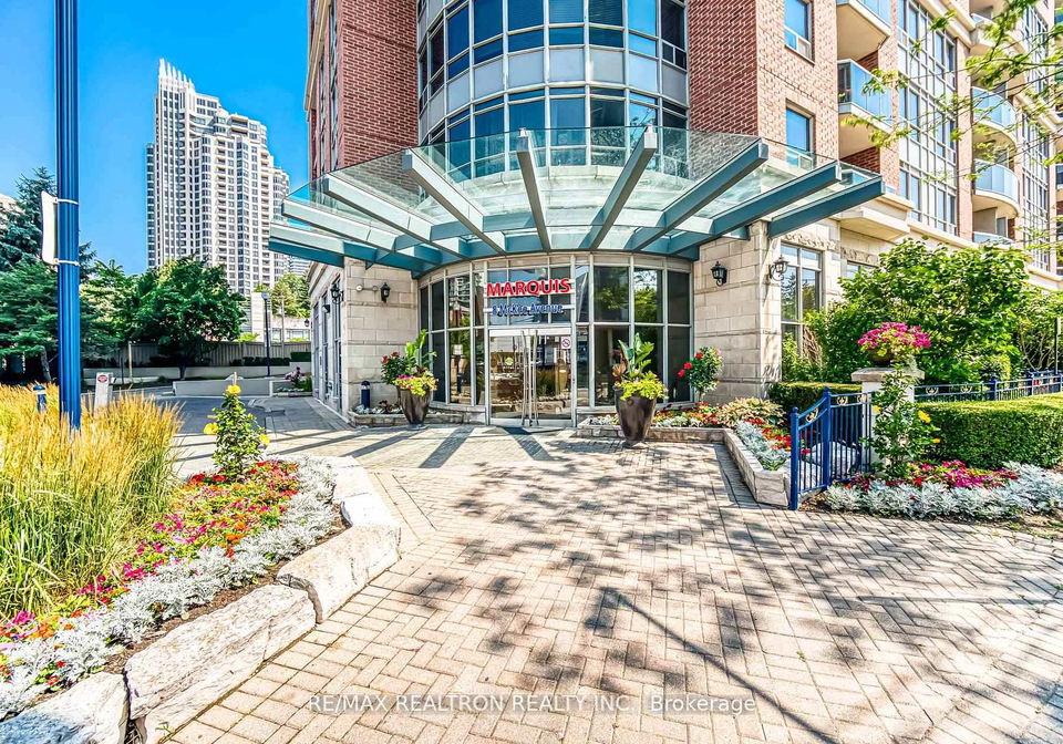 8-mckee-avenue-north-york-ontario-c12340617