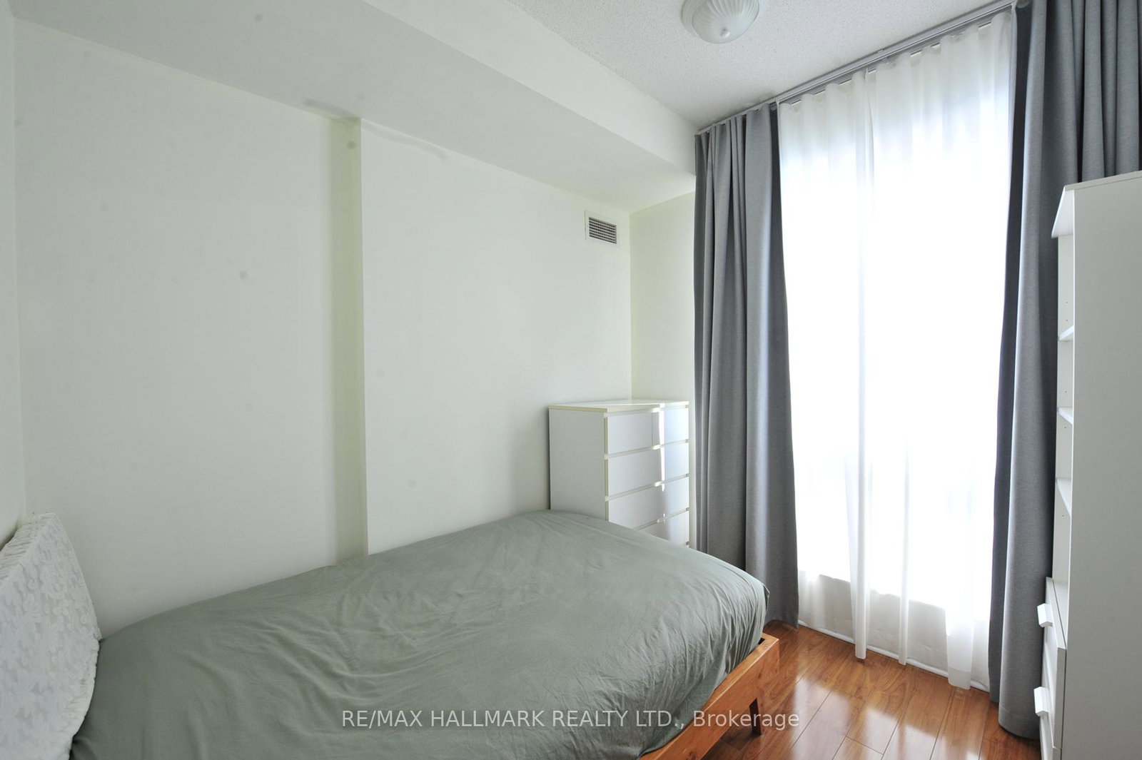 7-lorraine-drive-toronto-ontario-c12340833