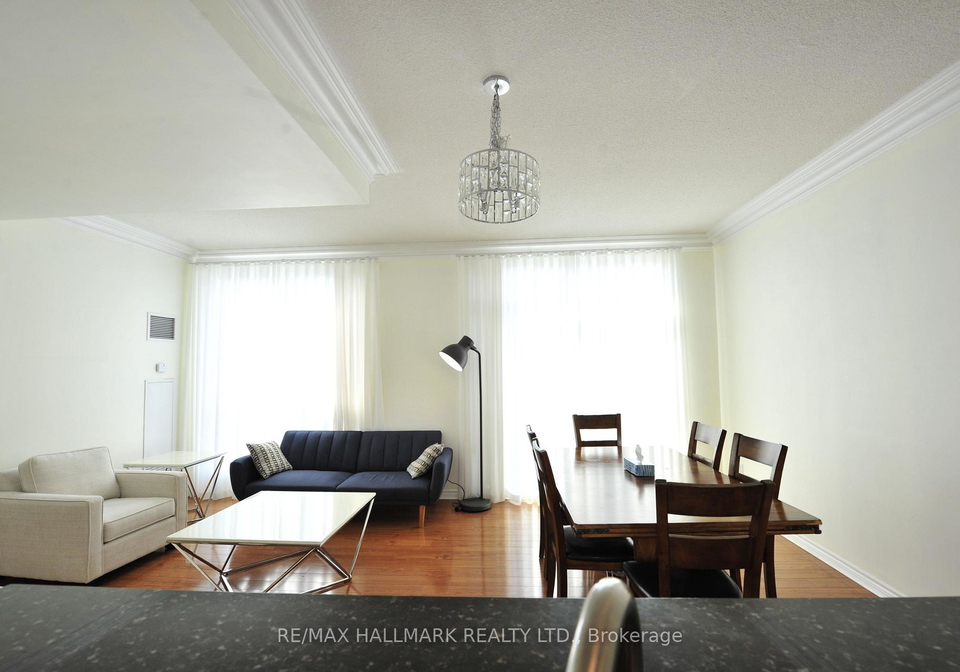 7-lorraine-drive-toronto-ontario-c12340833