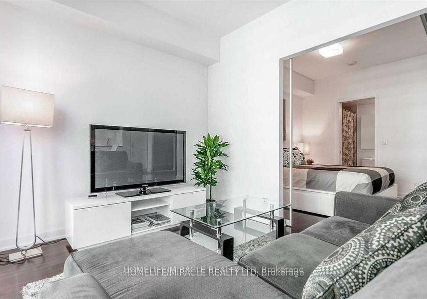 14-york-street-toronto-ontario-c12340896