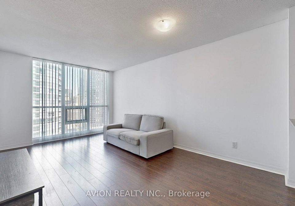 16-yonge-street-toronto-ontario-c12340981