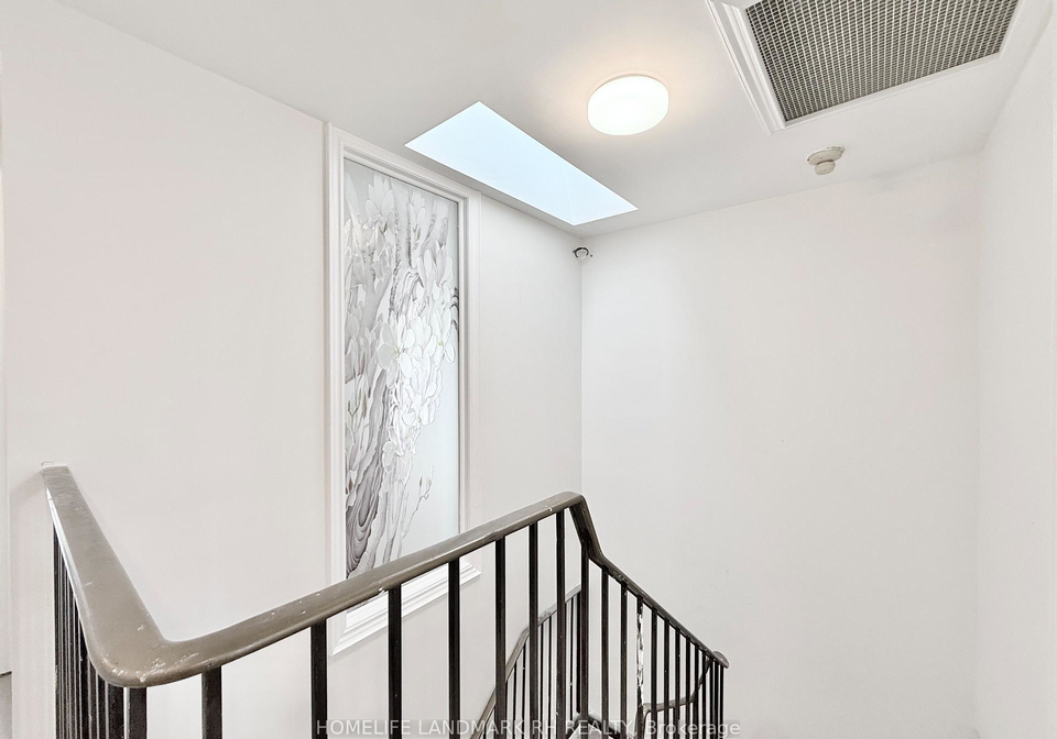 414-dundas-street-w-toronto-ontario-c12341315