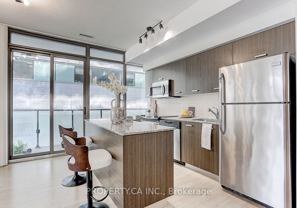 832-bay-street-toronto-ontario-c12341325