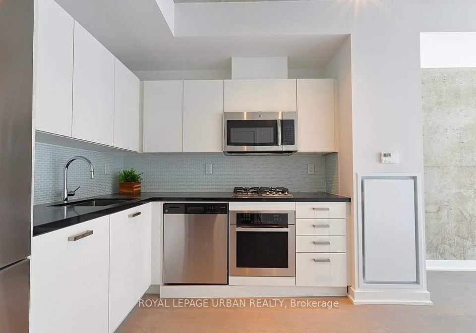39-brant-street-toronto-ontario-c12341884