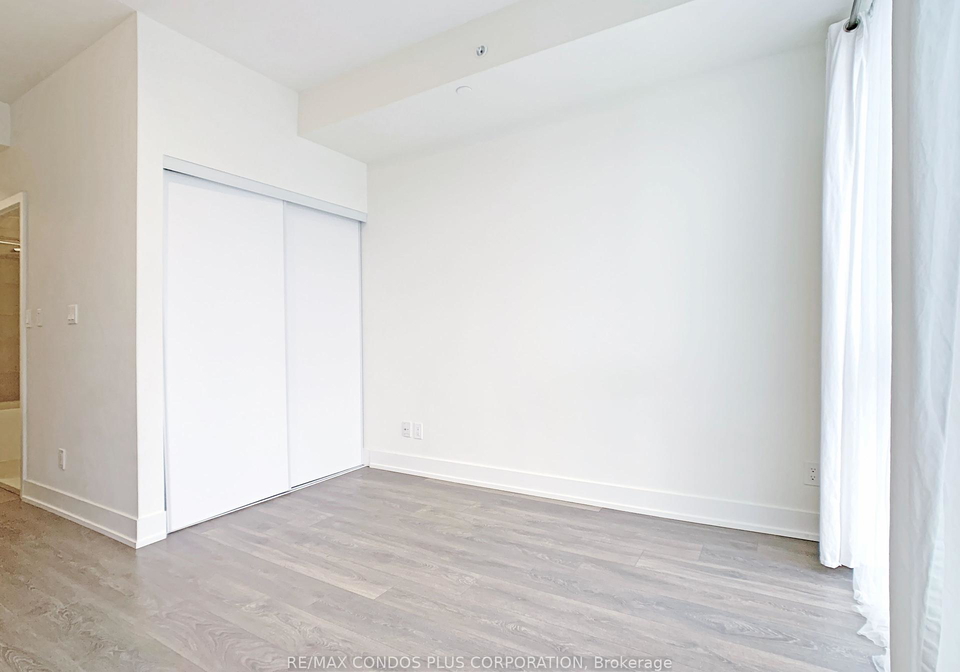 180-fairview-mall-drive-north-york-ontario-c12342026