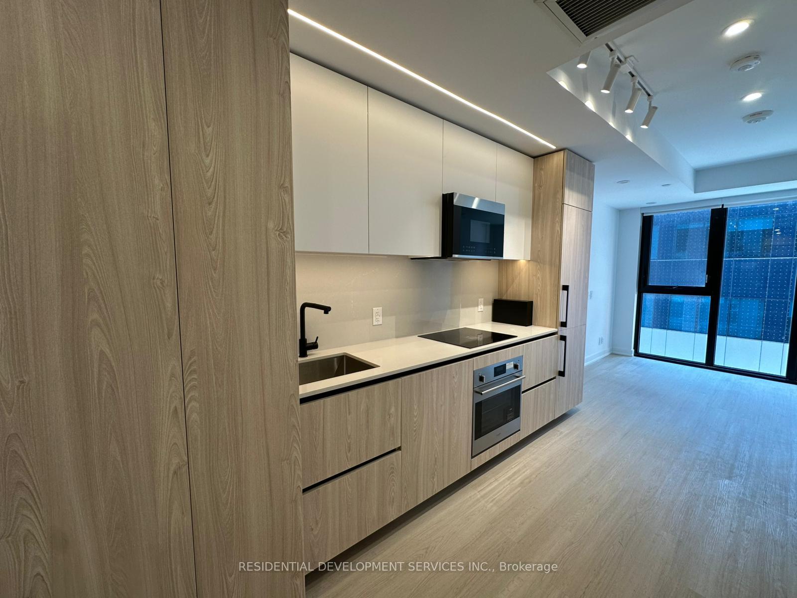 699-sheppard-avenue-e-north-york-ontario-c12342217