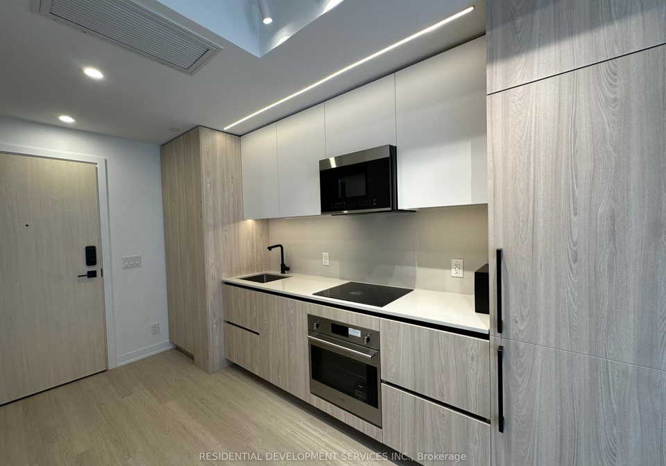 699-sheppard-avenue-e-north-york-ontario-c12342217