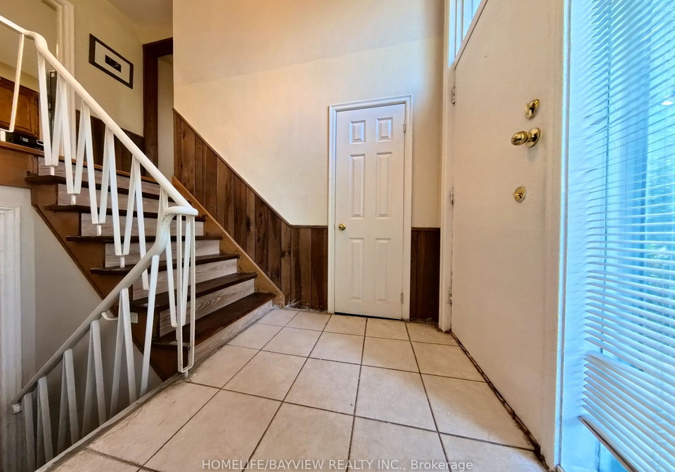 155-steeles-avenue-e-north-york-ontario-c12342297