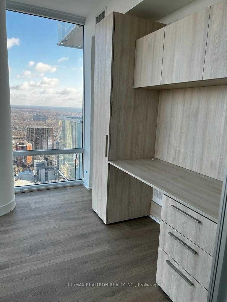 501-yonge-street-toronto-ontario-c12342734