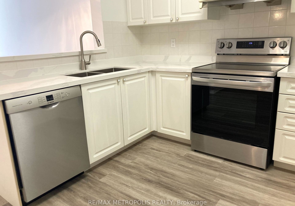 28-sommerset-way-north-york-ontario-c12342857