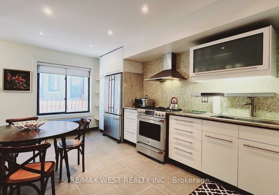 388-manning-avenue-toronto-ontario-c12343291