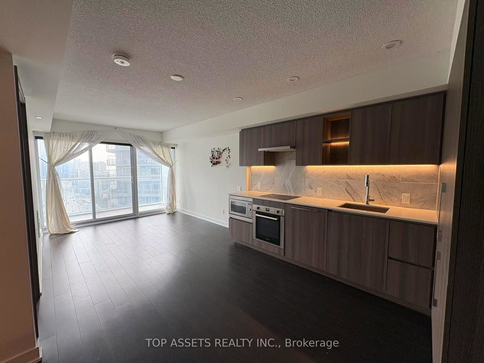 17-bathurst-street-toronto-ontario-c12343311
