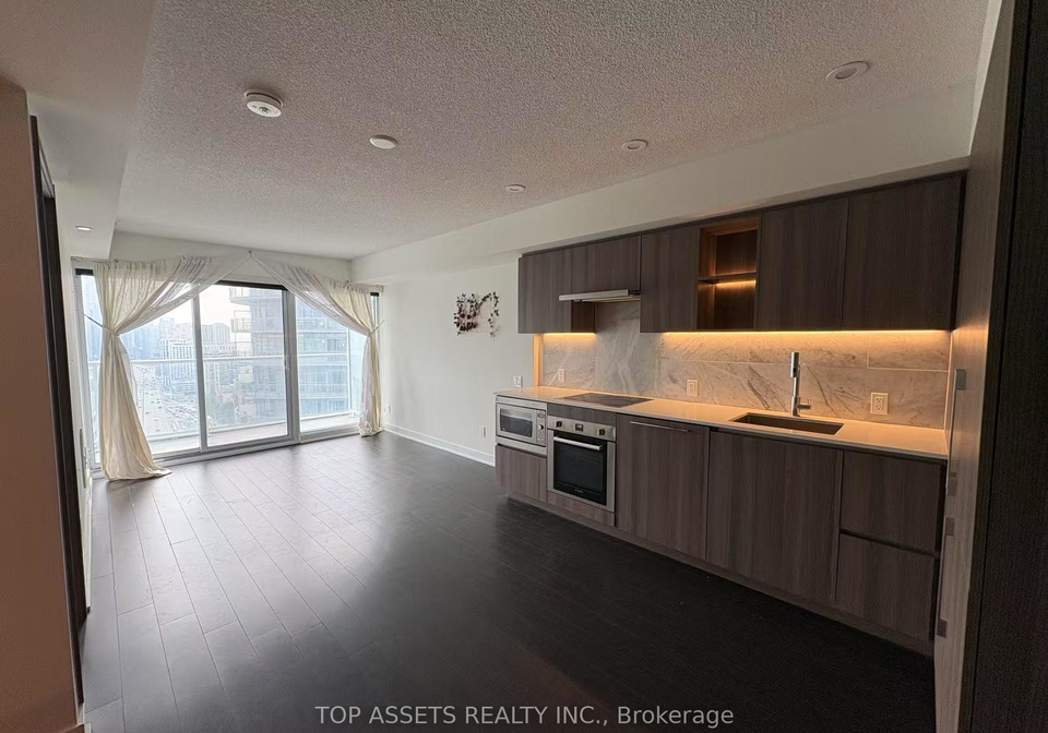 17-bathurst-street-toronto-ontario-c12343311