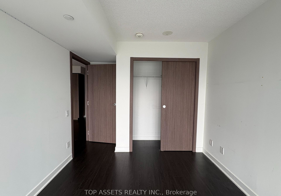 17-bathurst-street-toronto-ontario-c12343311