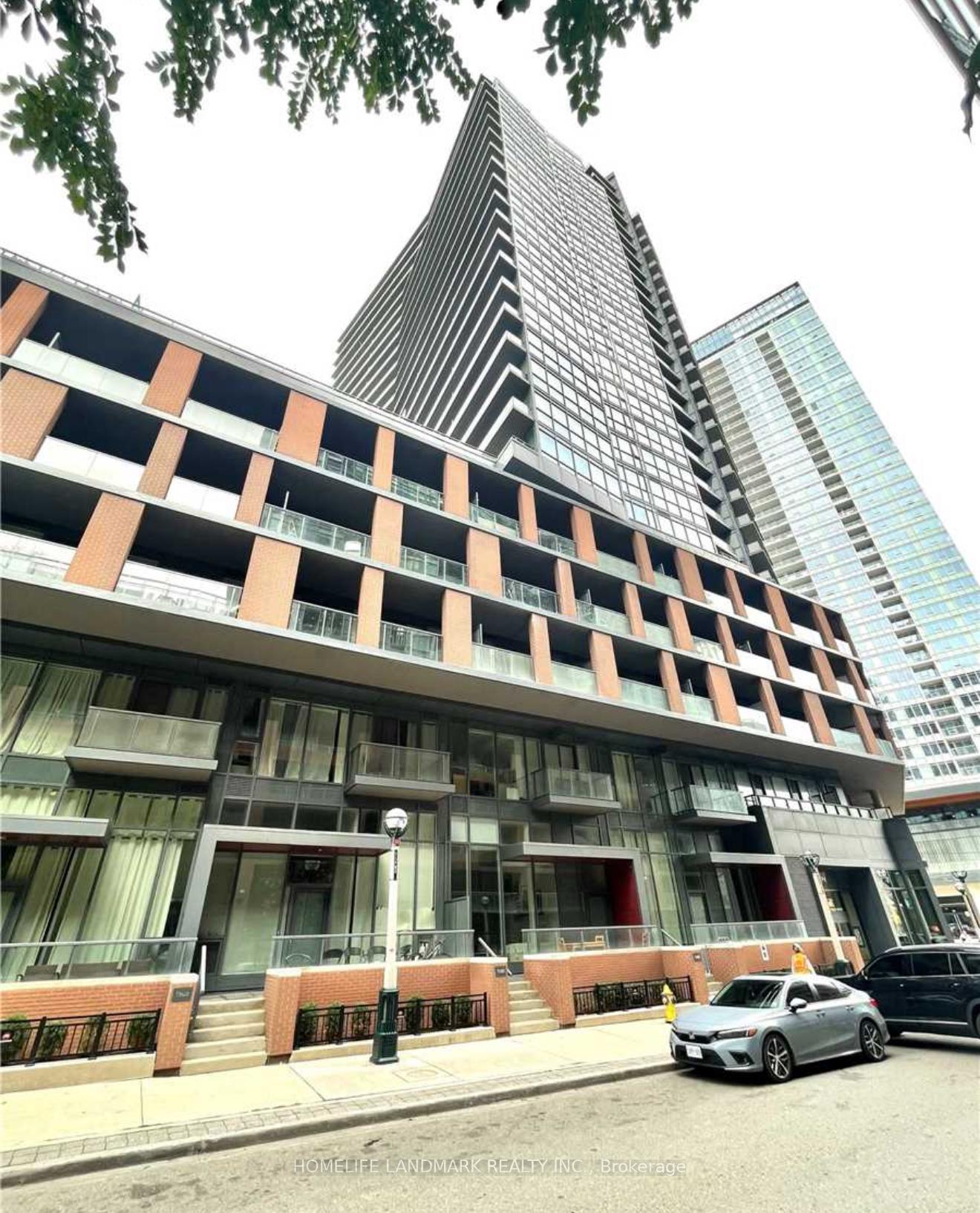20-bruyeres-mews-toronto-ontario-c12343335