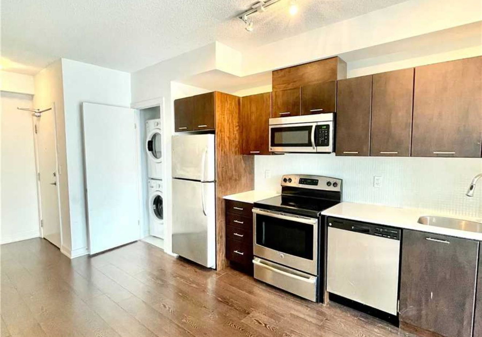 20-bruyeres-mews-toronto-ontario-c12343335