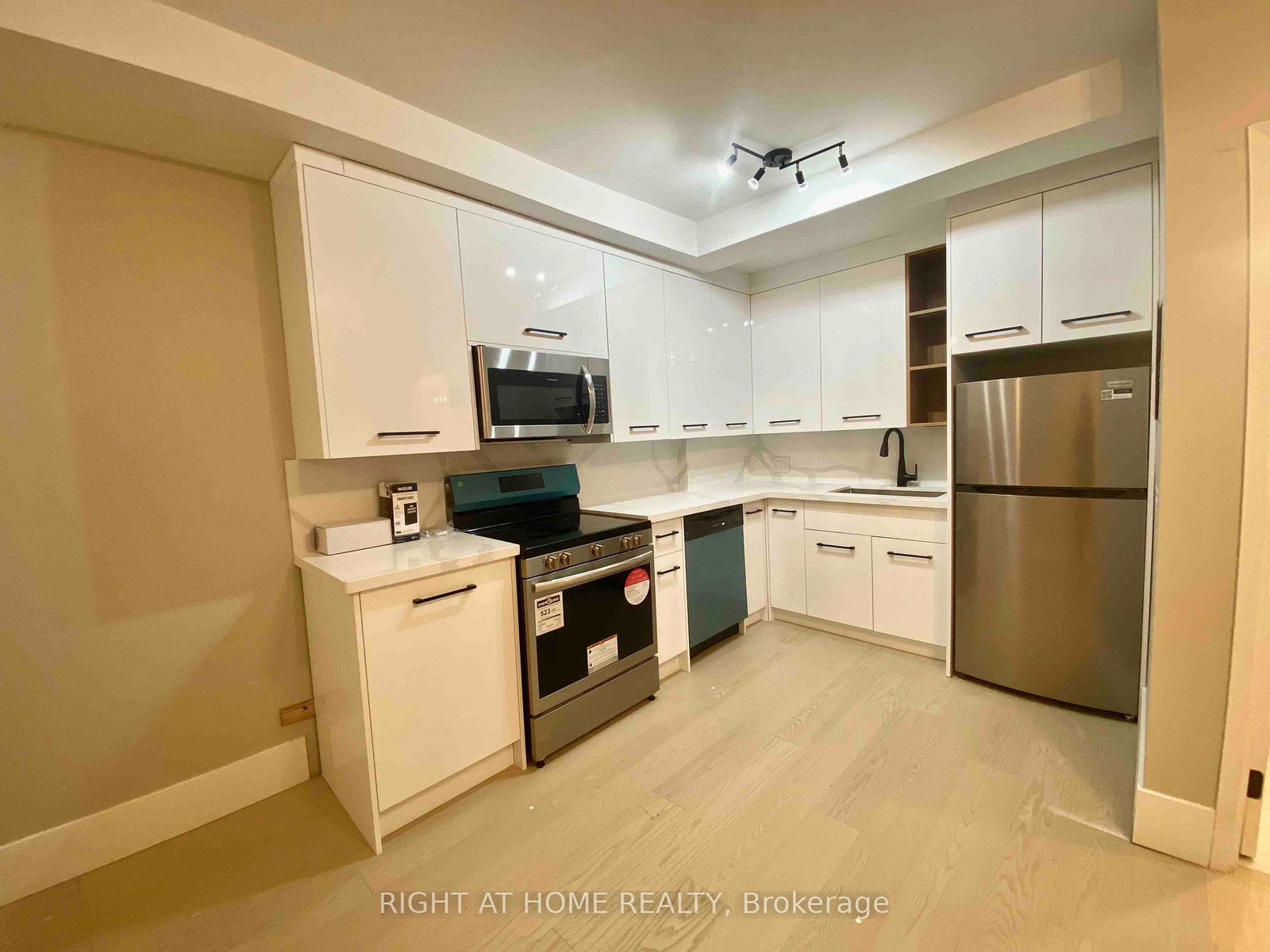 993-bloor-street-w-toronto-ontario-c12343434