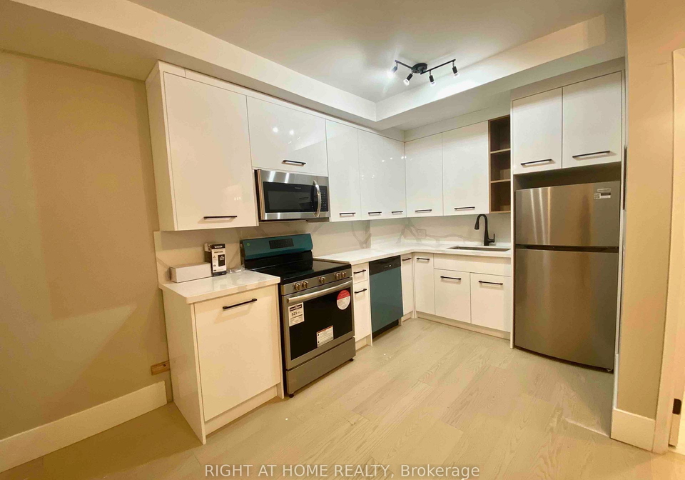 993-bloor-street-w-toronto-ontario-c12343434