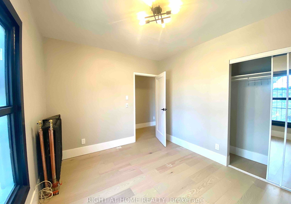 993-bloor-street-w-toronto-ontario-c12343434