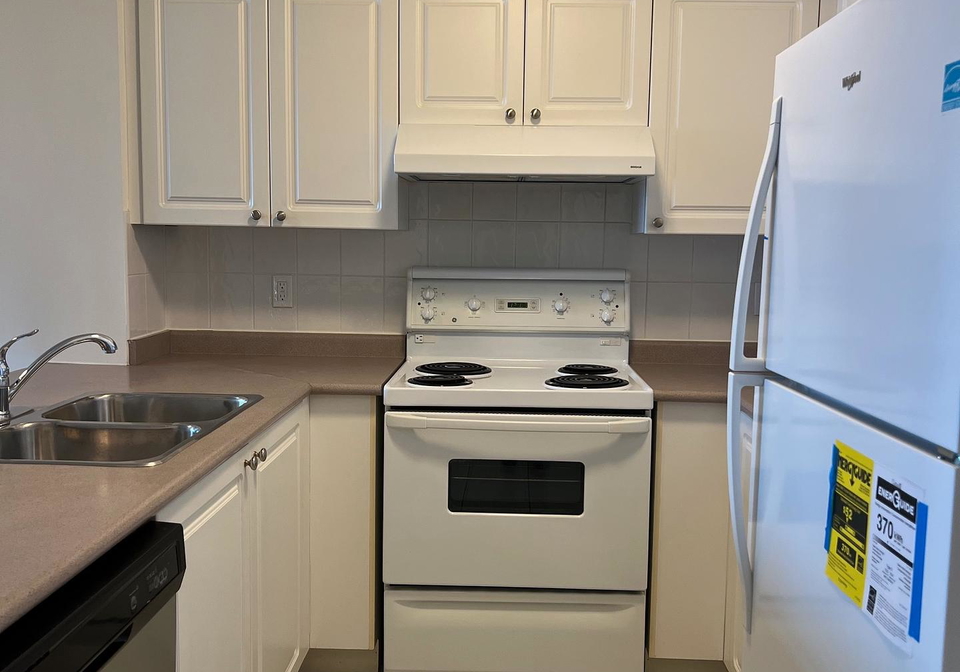 8-hillcrest-avenue-north-york-ontario-c12343848