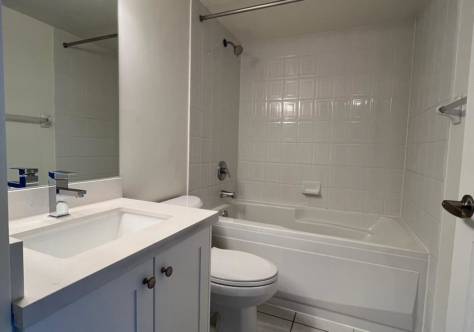 8-hillcrest-avenue-north-york-ontario-c12343848