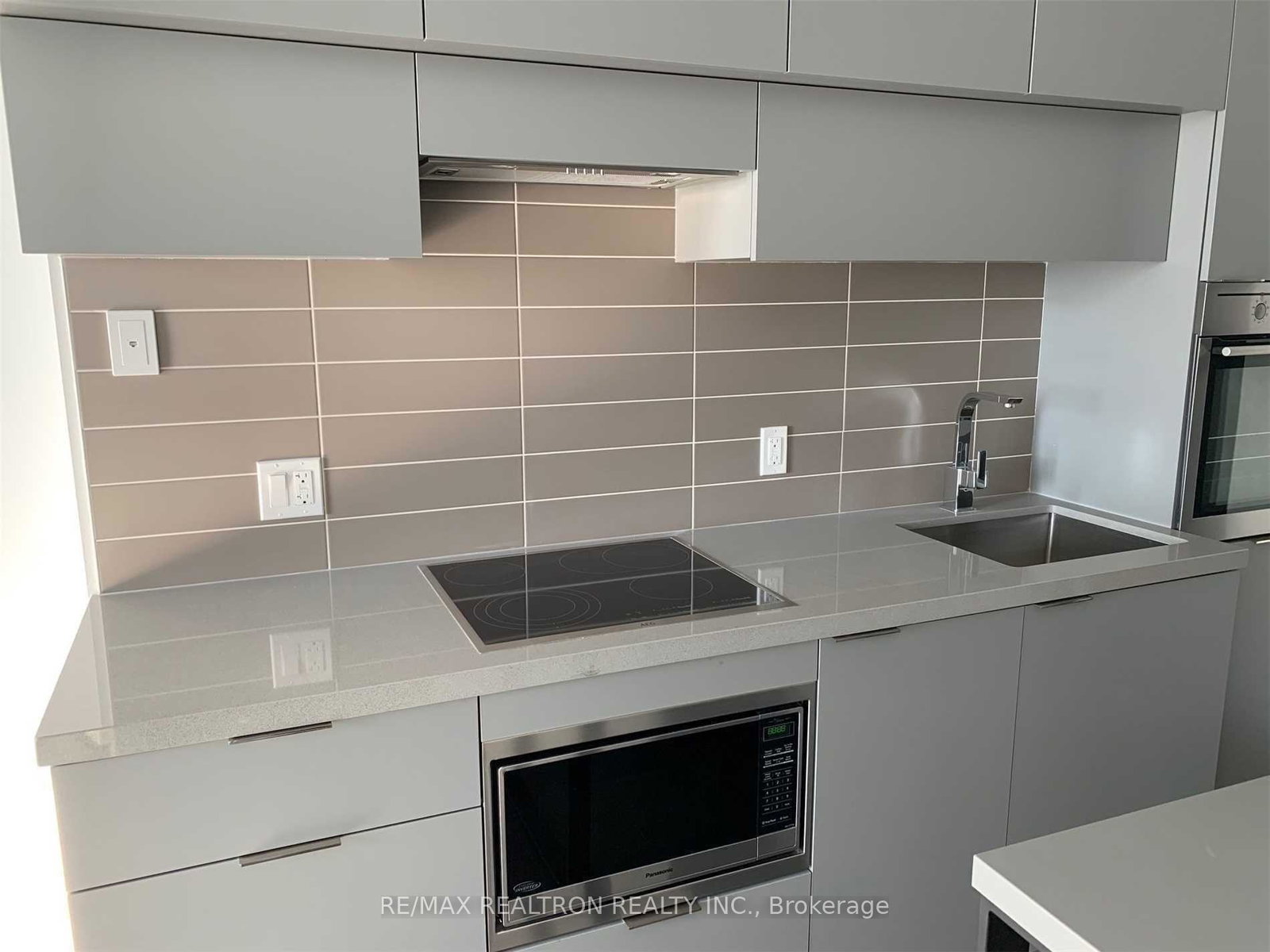 8-eglinton-avenue-e-toronto-ontario-c12344475