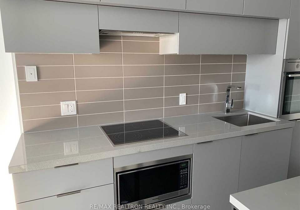 8-eglinton-avenue-e-toronto-ontario-c12344475