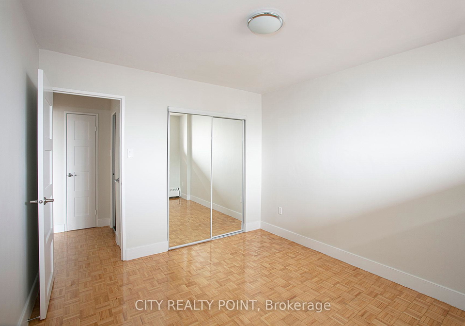 666-spadina-avenue-toronto-ontario-c12344491