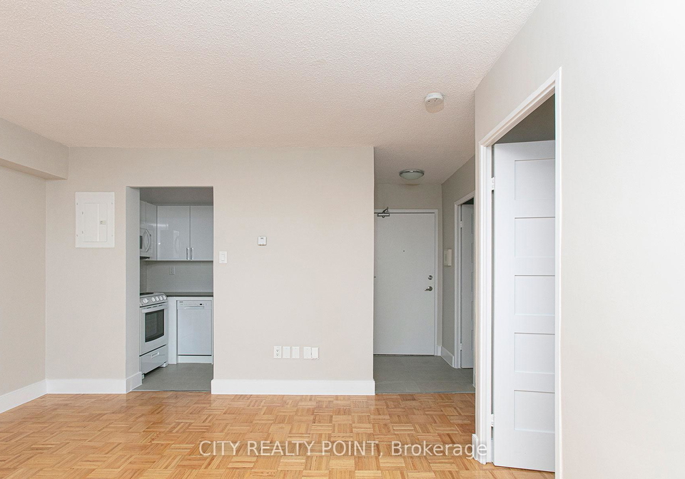 666-spadina-avenue-toronto-ontario-c12344491