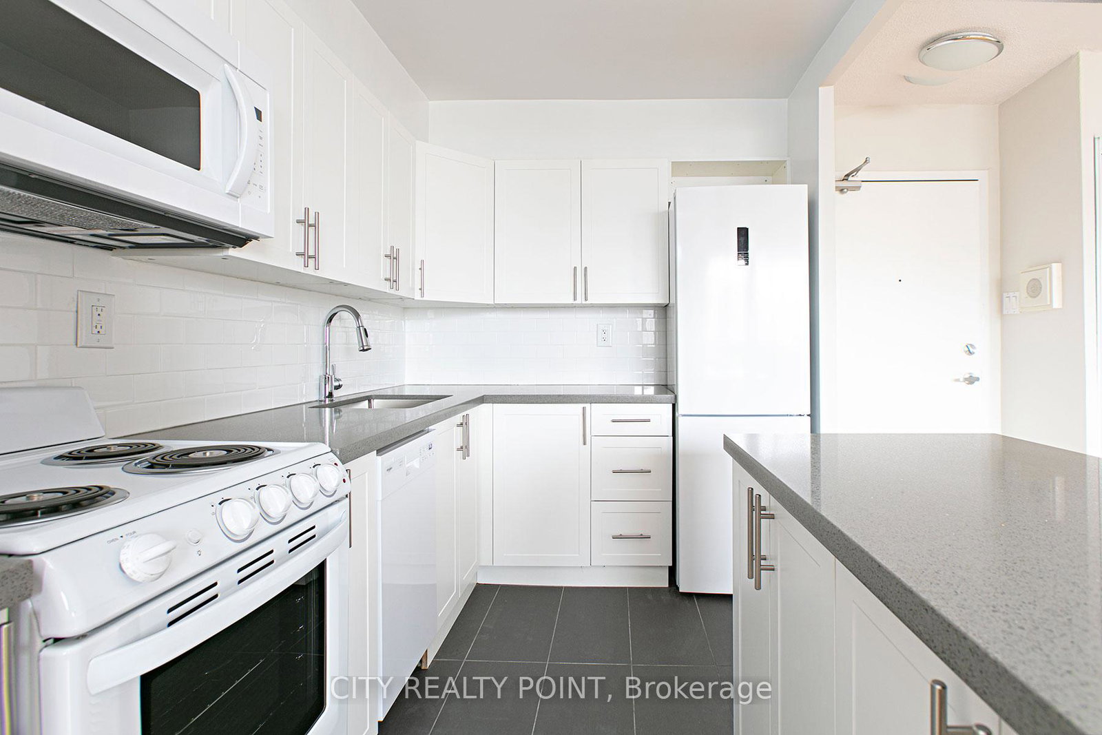 666-spadina-avenue-toronto-ontario-c12344592