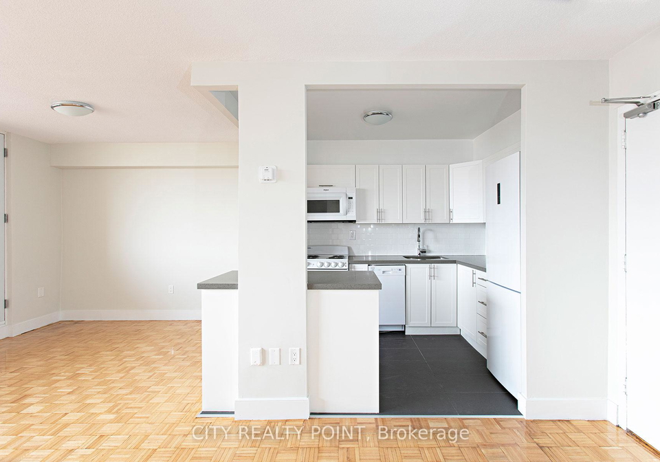 666-spadina-avenue-toronto-ontario-c12344592
