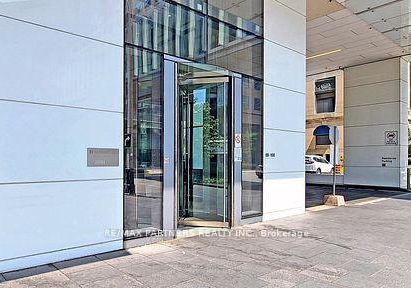 100-harbour-street-toronto-ontario-c12344729