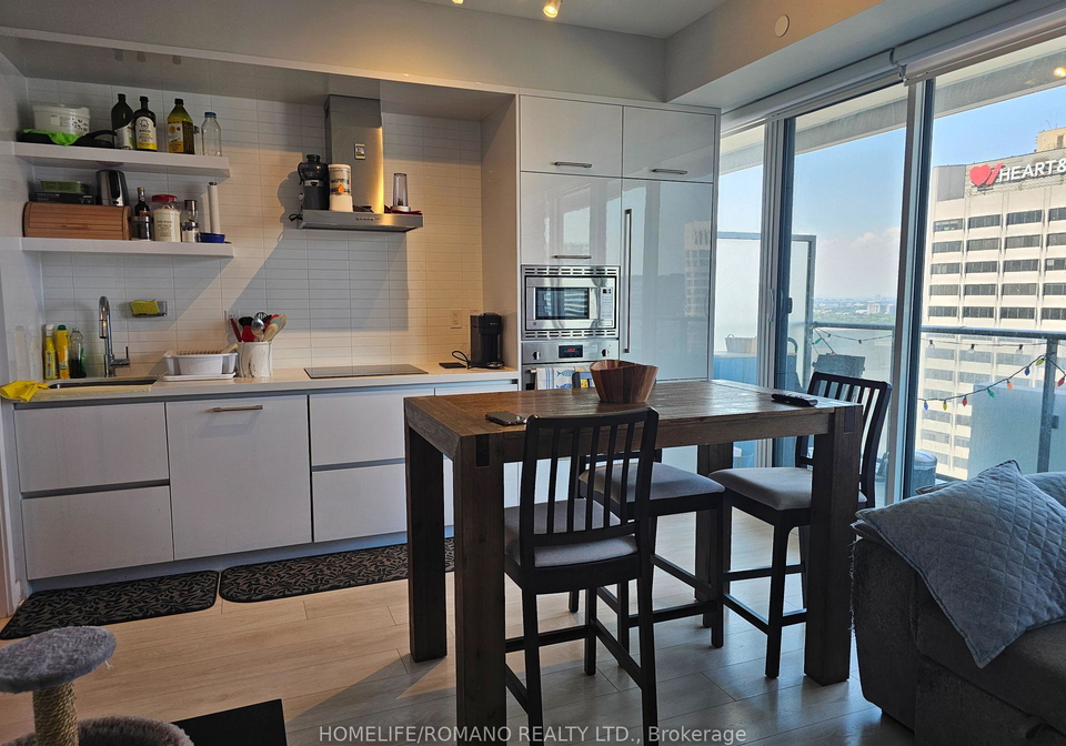 2221-yonge-street-toronto-ontario-c12344808