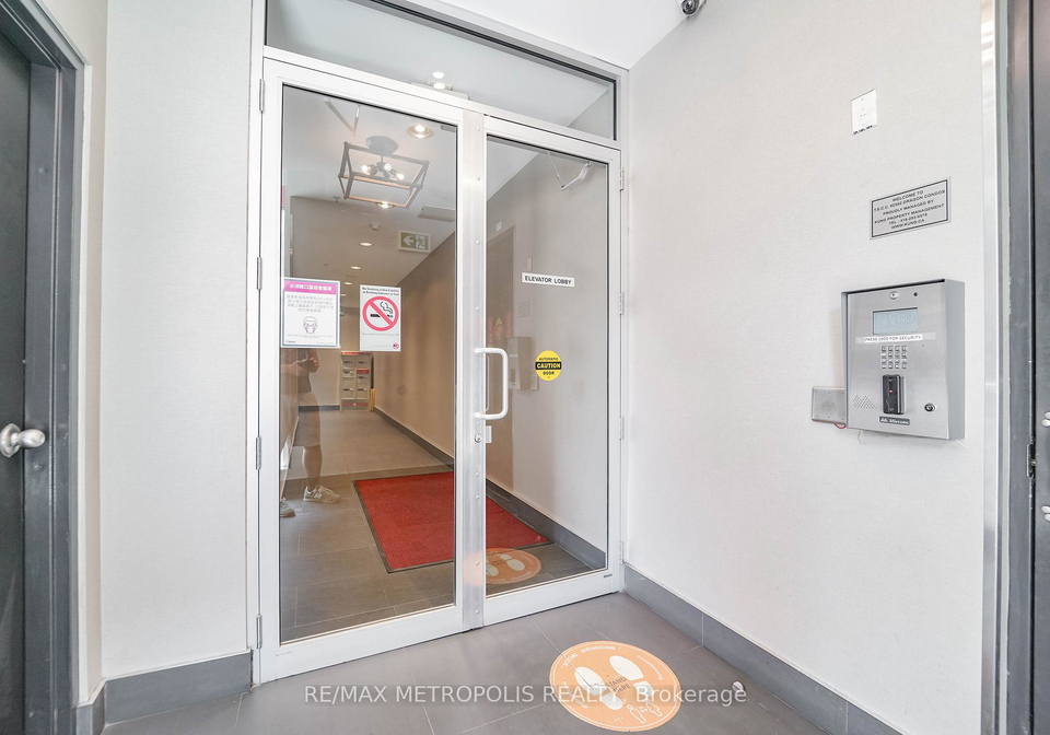 10-willison-square-toronto-ontario-c12344919