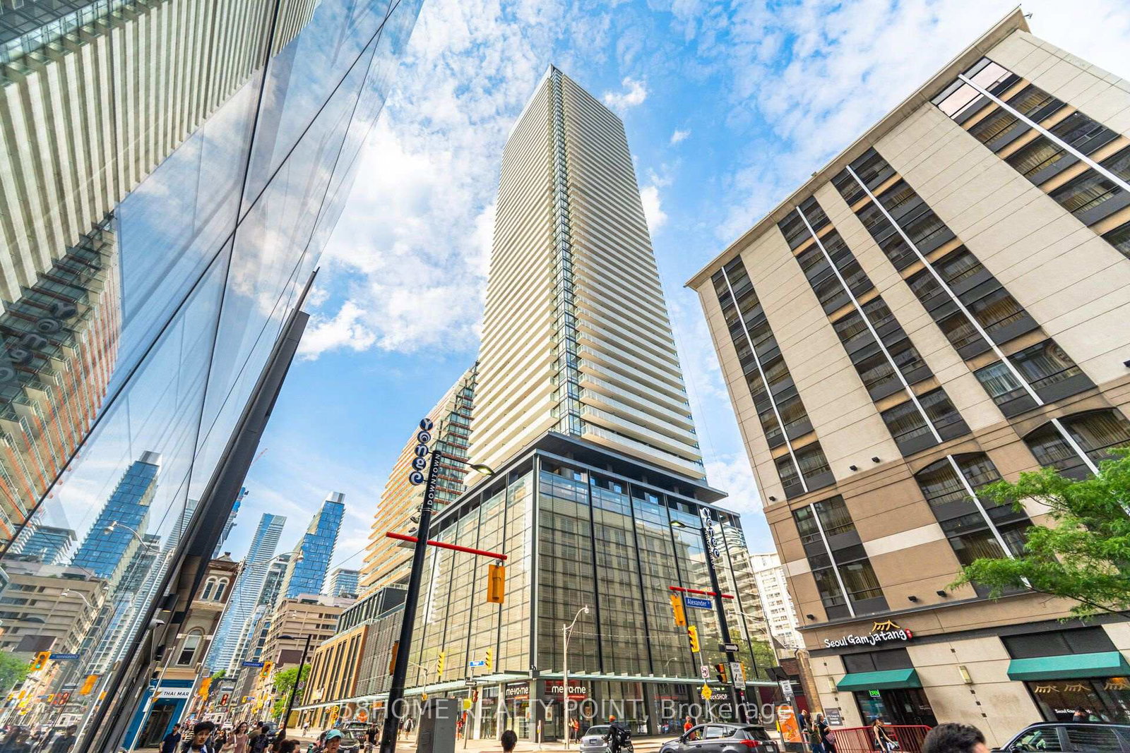 501-yonge-street-toronto-ontario-c12345433