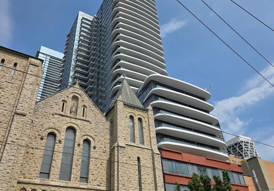 280-dundas-street-w-toronto-ontario-c12345545