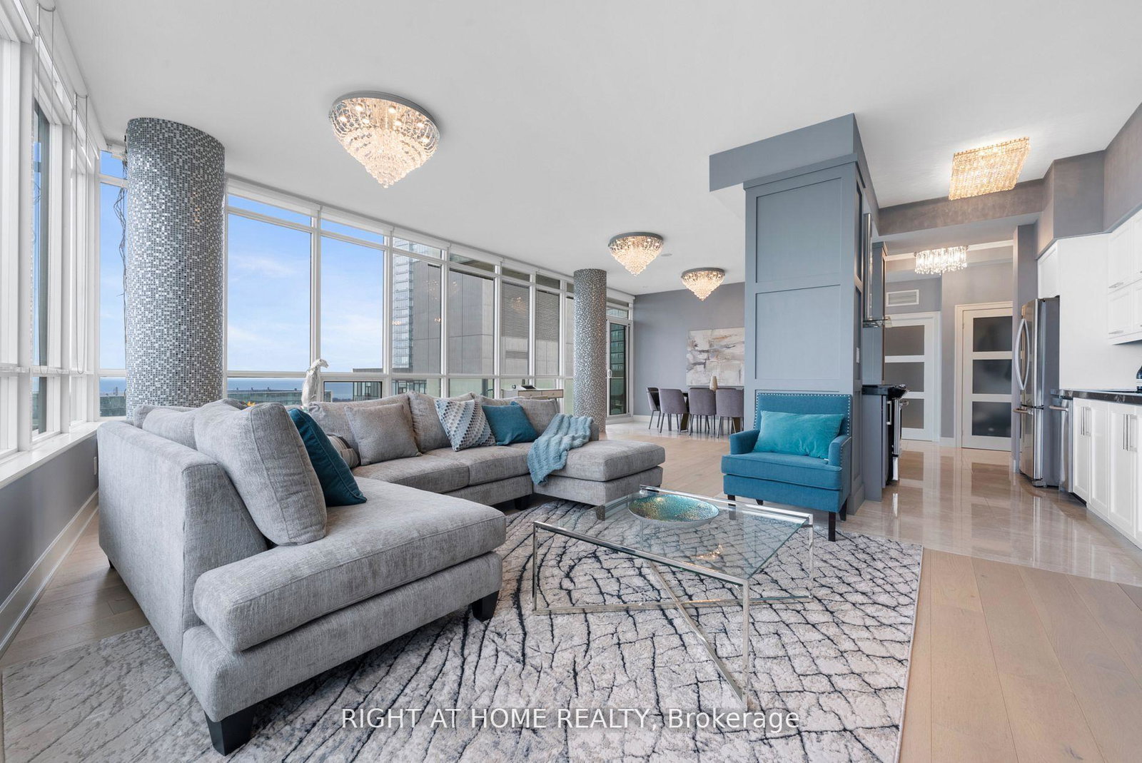 65-bremner-boulevard-toronto-ontario-c12345678