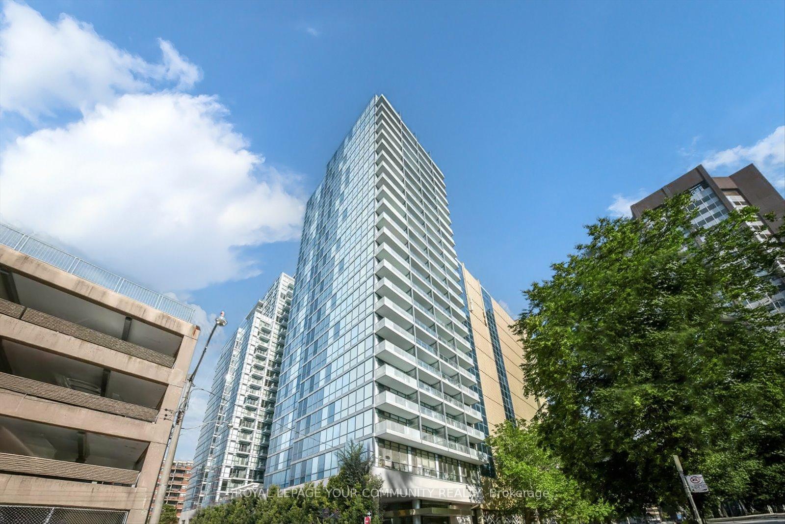 210-simcoe-street-toronto-ontario-c12346075