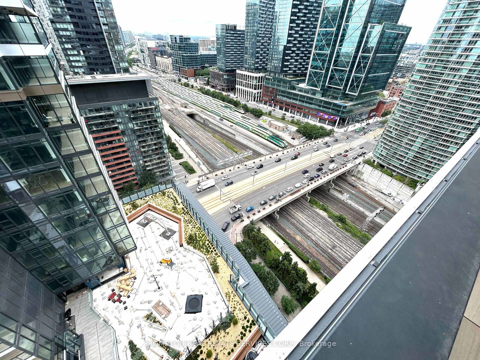 1-concord-cityplace-way-toronto-ontario-c12346181