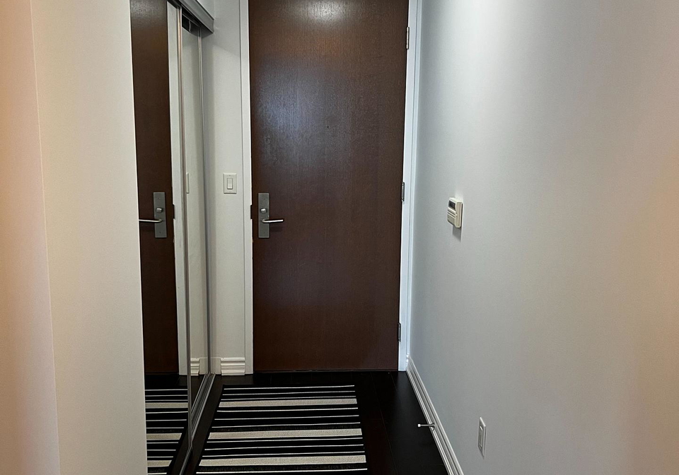 386-yonge-street-toronto-ontario-c12346396