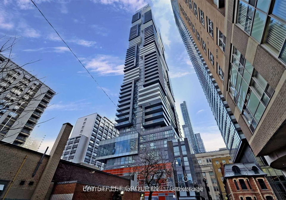 7-grenville-street-s-toronto-ontario-c12346637