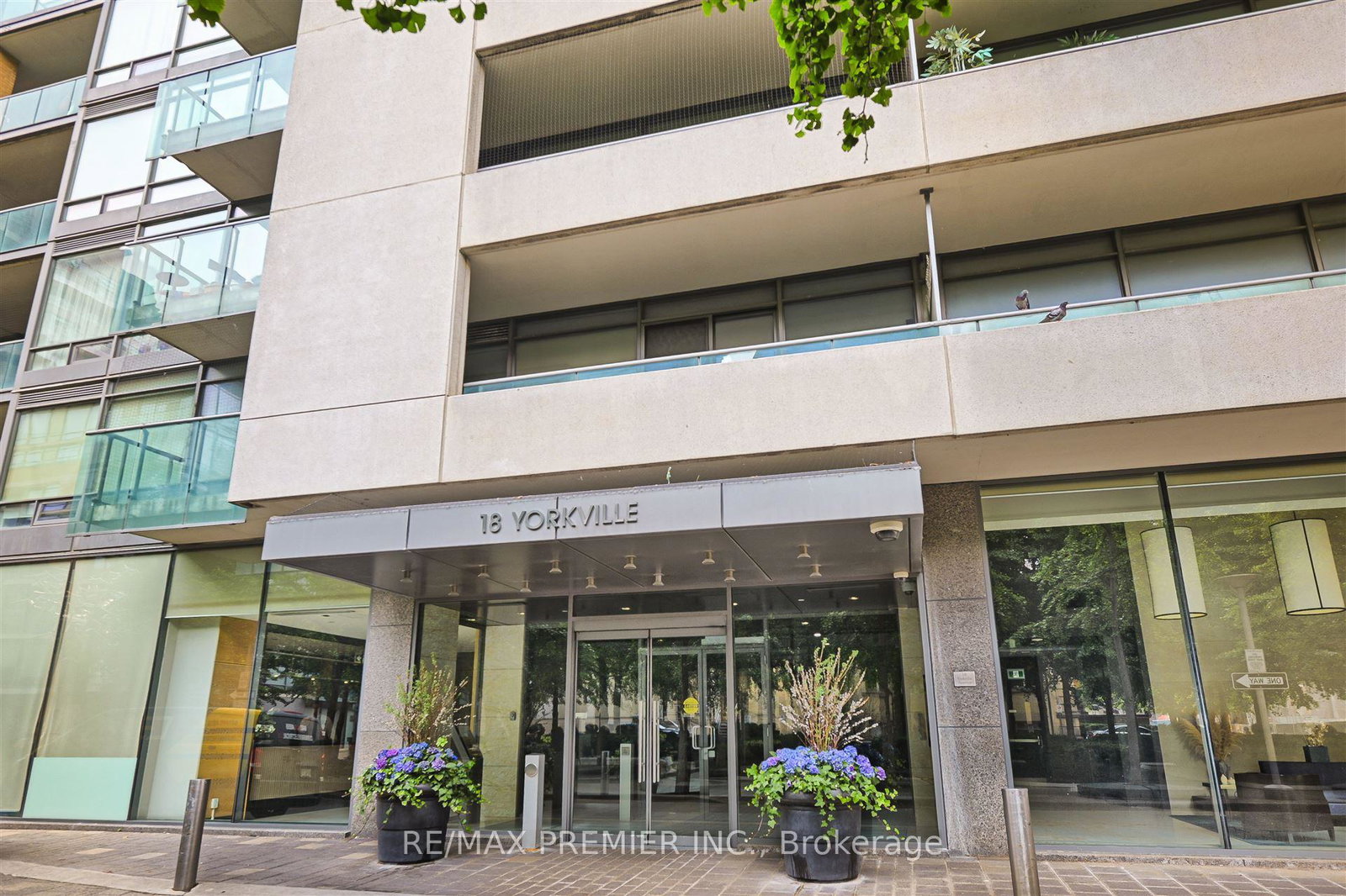 18-yorkville-avenue-toronto-ontario-c12346638