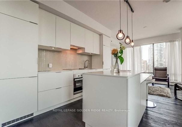 5-st-joseph-street-toronto-ontario-c12347087